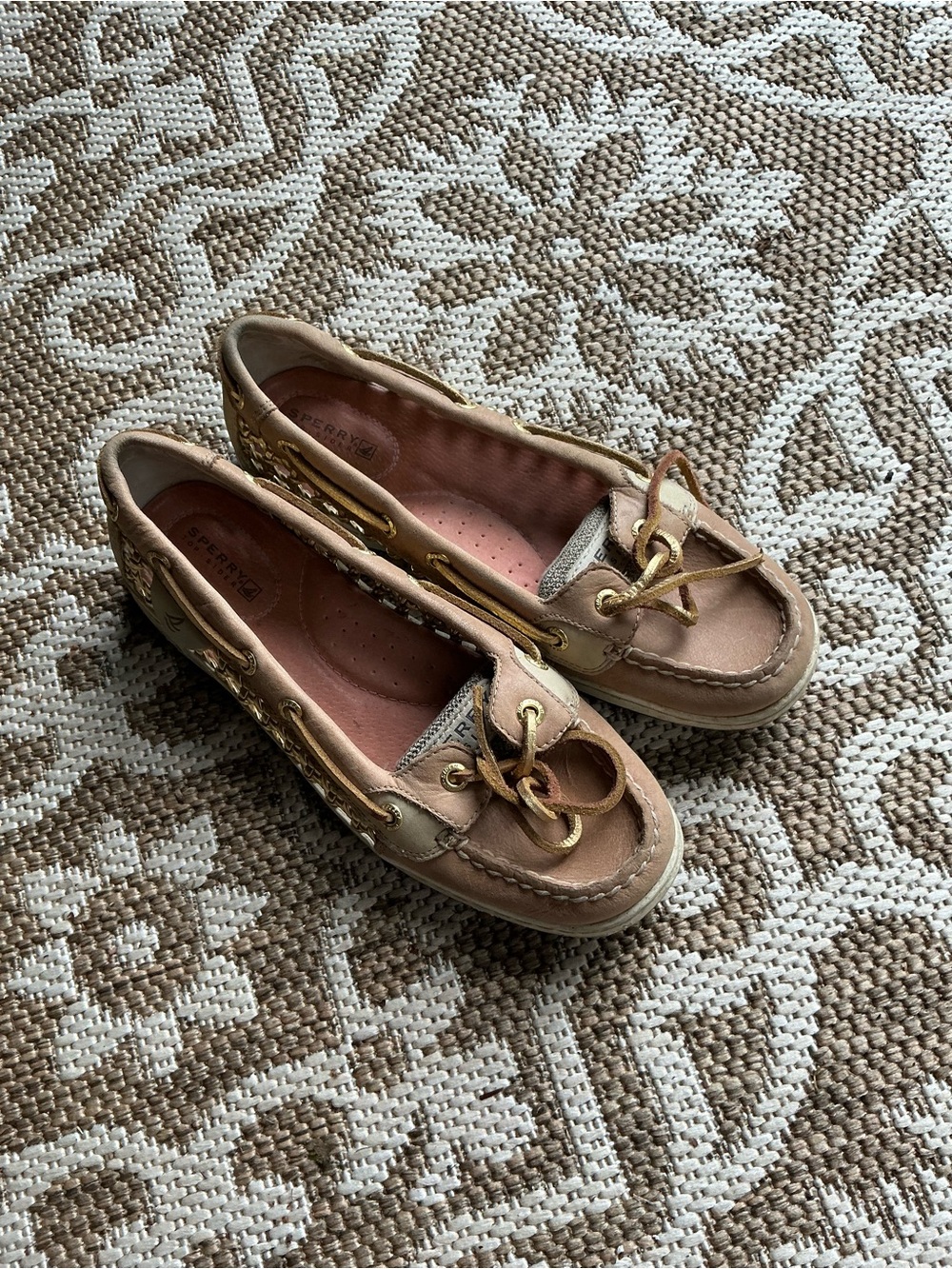 Size 7.5 Gently Preloved Sperry Top Sider Angelfish Shoes with Gold Detail